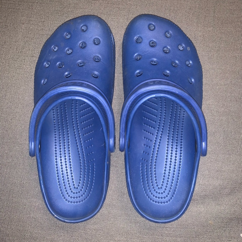 blue crocs